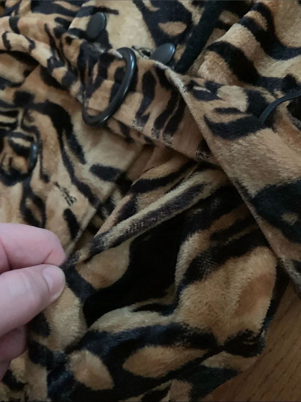 Vintage Faux Fur Tiger-Print Trench Coat with Black Faux Fur Trim 1950s - Picture 11 of 16
